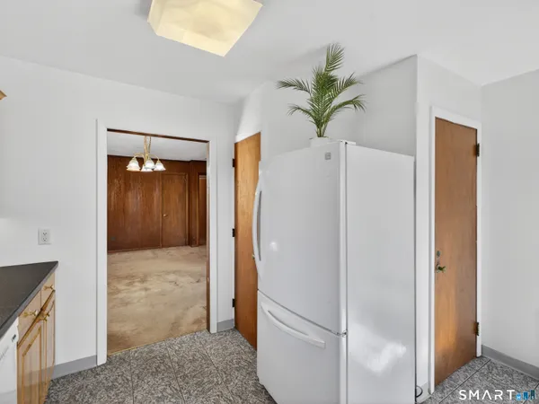 $344,900 | 6 Cedar Street, Waterford, CT 06385