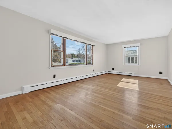 $344,900 | 6 Cedar Street, Waterford, CT 06385