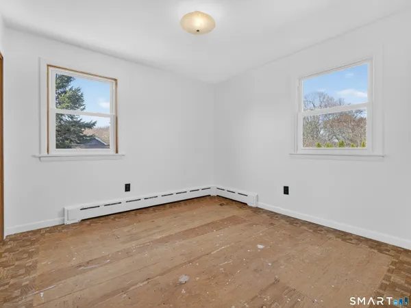 $344,900 | 6 Cedar Street, Waterford, CT 06385