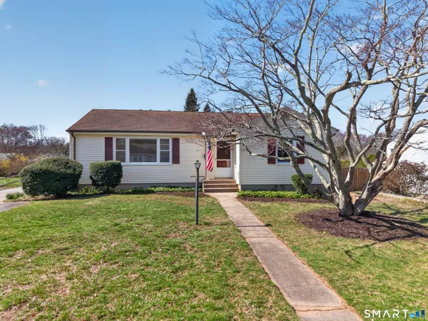 $344,900 | 6 Cedar Street, Waterford, CT 06385