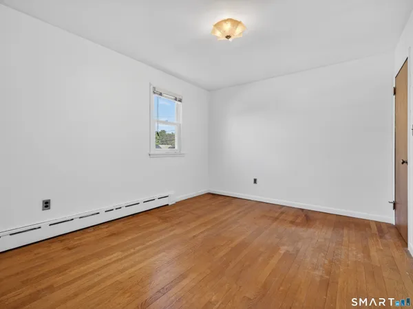 $344,900 | 6 Cedar Street, Waterford, CT 06385
