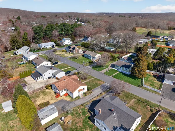 $344,900 | 6 Cedar Street, Waterford, CT 06385