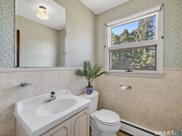 $344,900 | 6 Cedar Street, Waterford, CT 06385