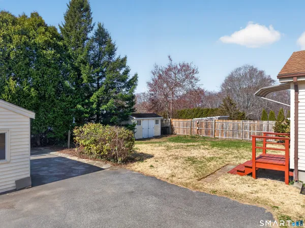 $344,900 | 6 Cedar Street, Waterford, CT 06385