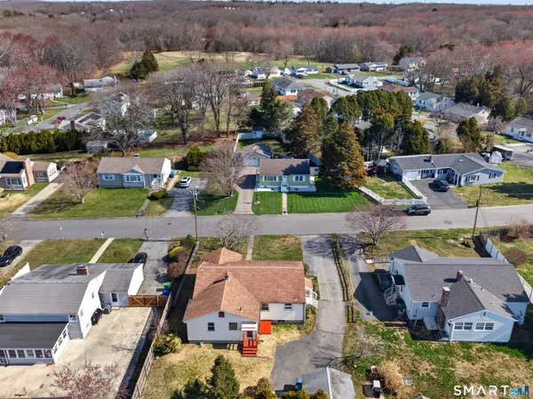 $344,900 | 6 Cedar Street, Waterford, CT 06385