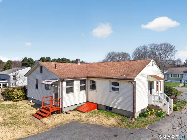 $344,900 | 6 Cedar Street, Waterford, CT 06385