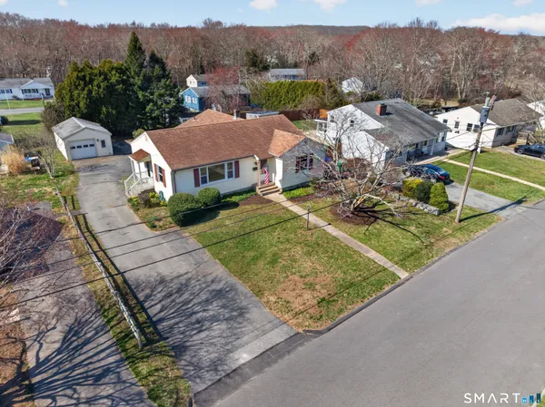 $344,900 | 6 Cedar Street, Waterford, CT 06385