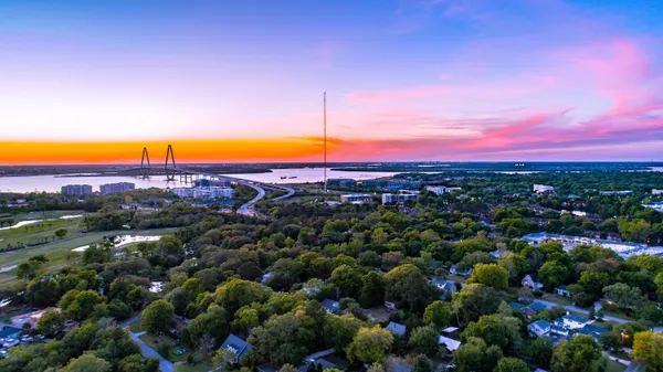 $2,400 | 333 West Coleman Boulevard, Unit F, Mount Pleasant, SC 29464