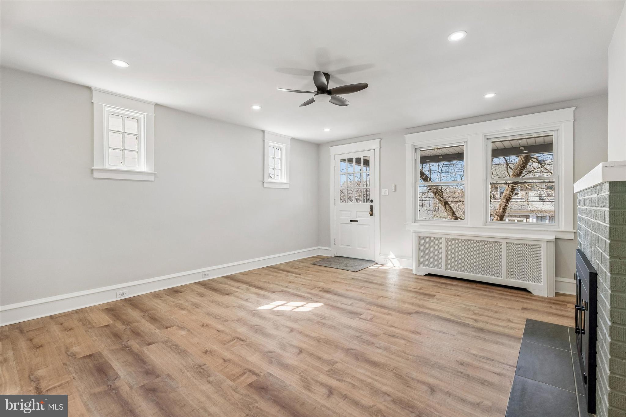 339 Blanchard Road Drexel Hill, PA 19026 - Photo 4 of 17 living room