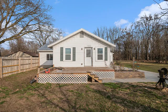 $190,000 | 69819 South Nottawa Road, Sturgis, MI 49091