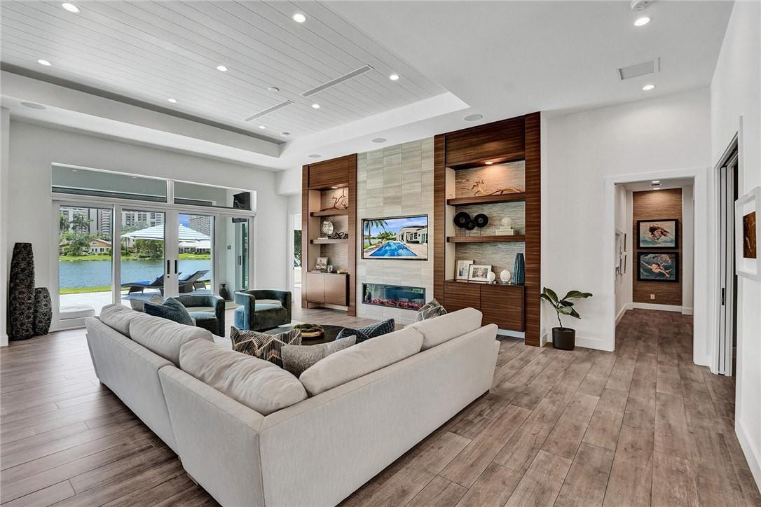 51 Cayuga Road Sea Ranch Lakes, FL 33308 - Photo 14 of 57 Photo 14