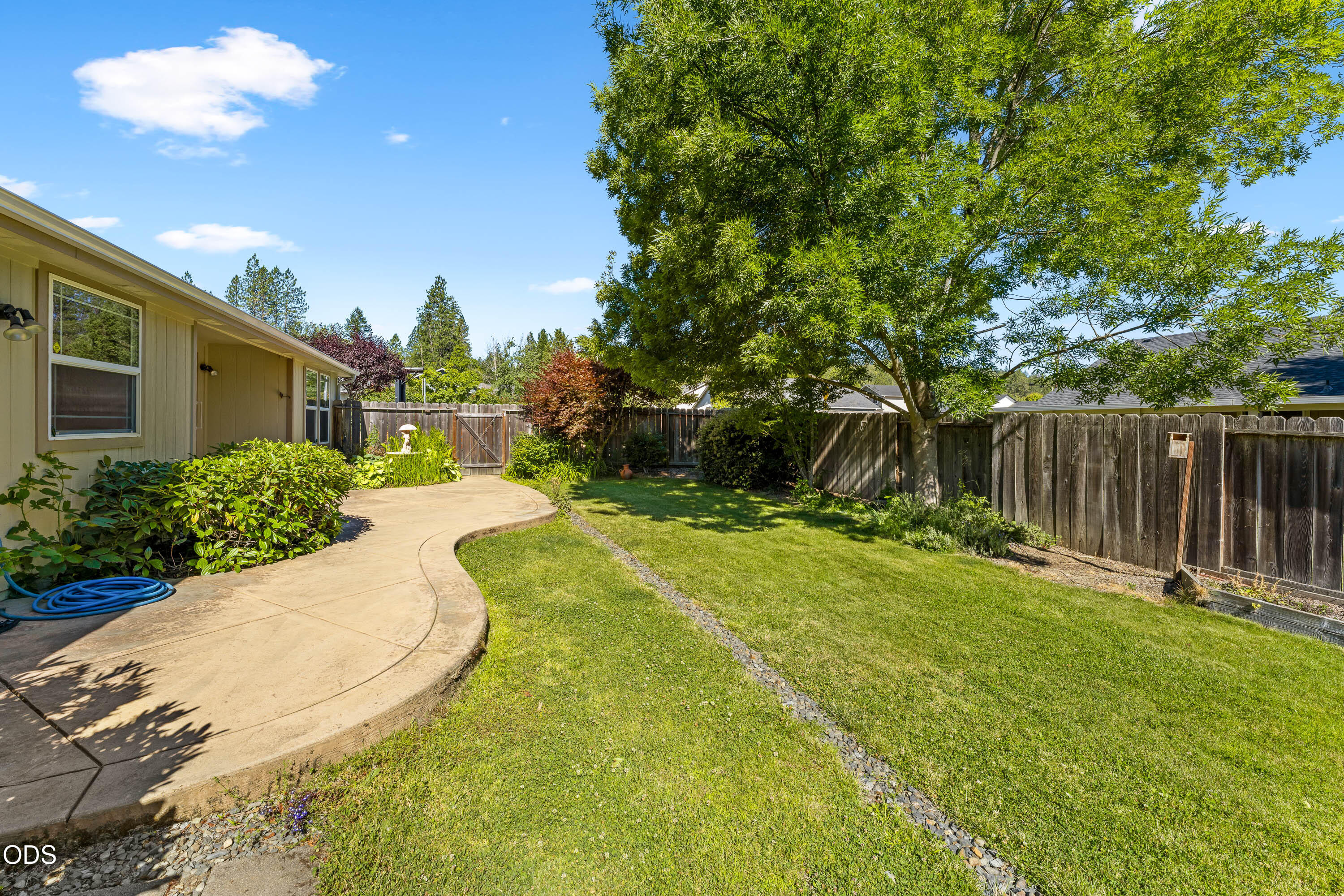 2690 Trinity Way Grants Pass, OR 97527 - Photo 28 of 30