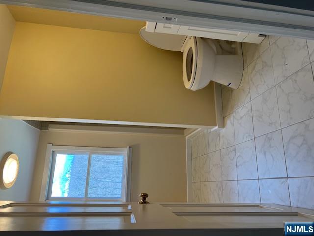 404 Stonetown Road Ringwood, NJ 07456 - Photo 7 of 13 a bathroom with a toilet