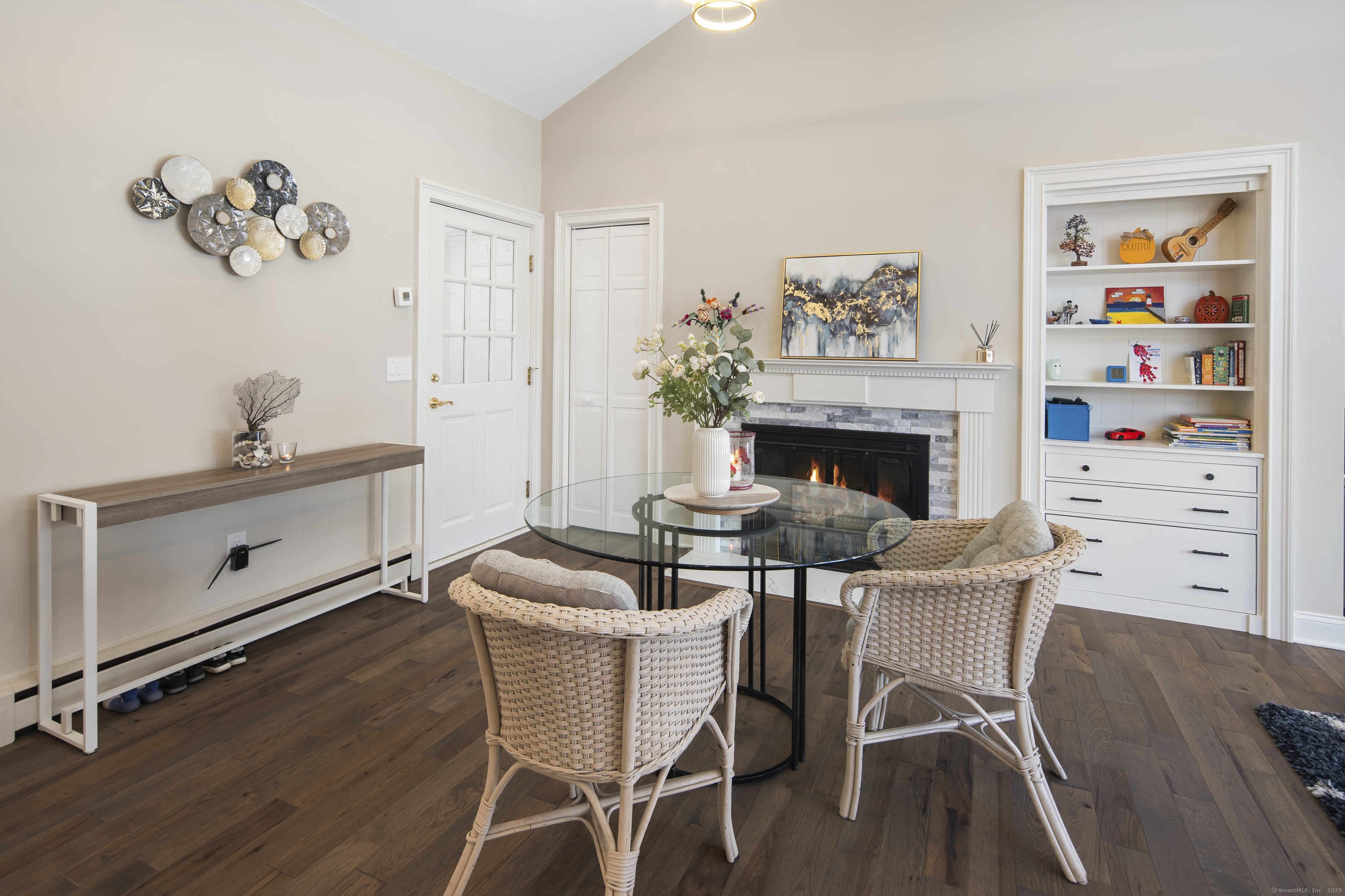 64 White Oak Shade Road New Canaan, CT 06840 - Photo 12 of 29