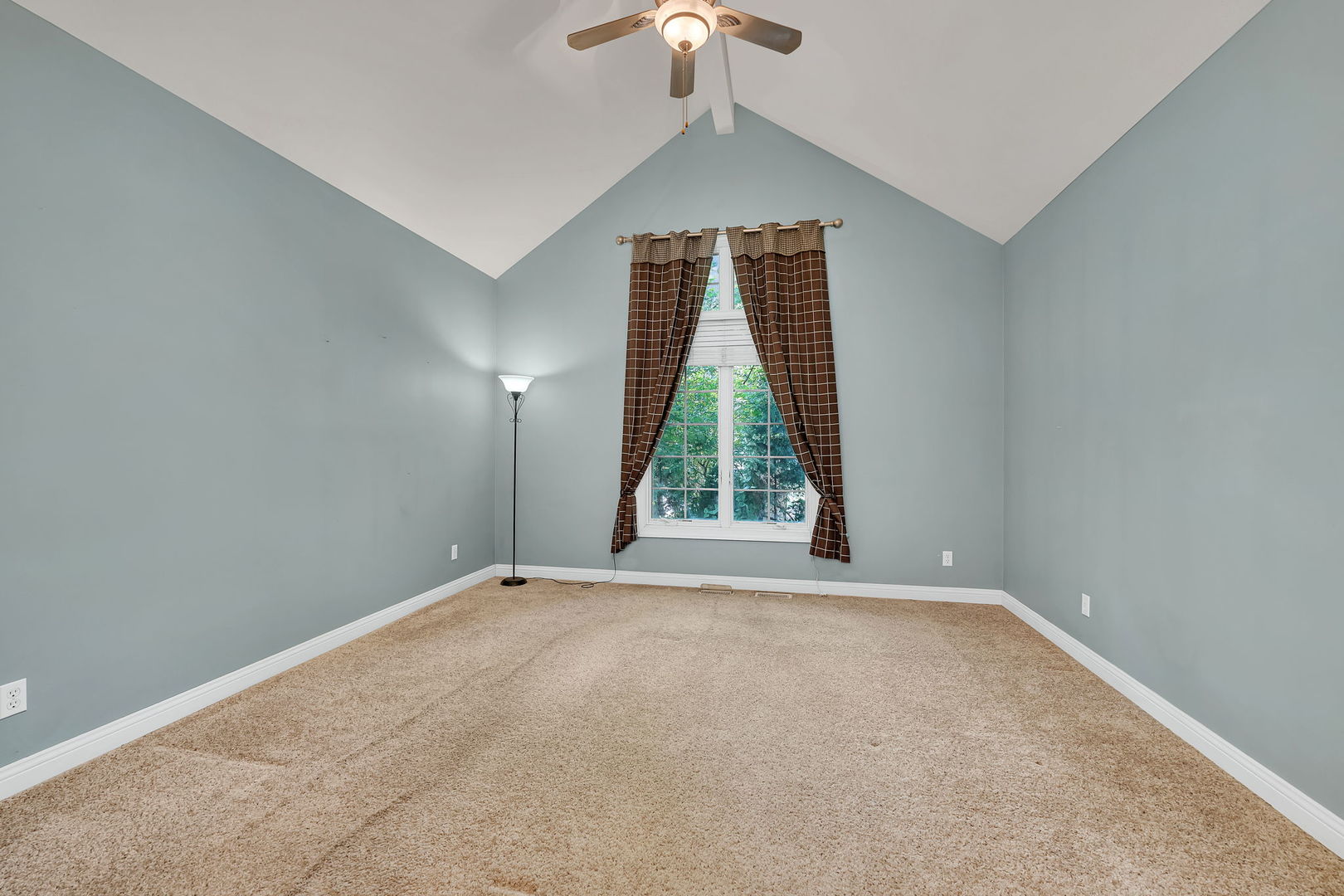 300 Village Lane Seneca, IL 61360 - Photo 17 of 42 an empty room with a window