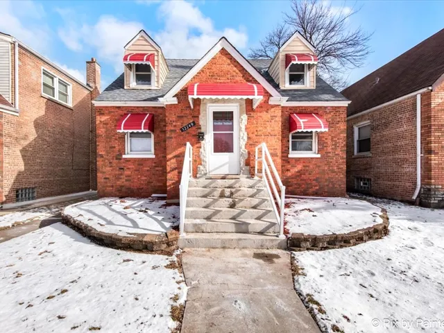 $279,900 | 12249 South Perry Avenue, Chicago, IL 60628