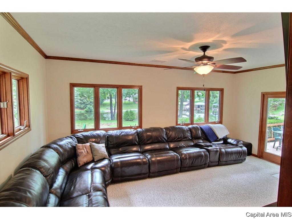 15645 North Lake Road Girard, IL 62640 - Photo 11 of 25 Gallery Image 11