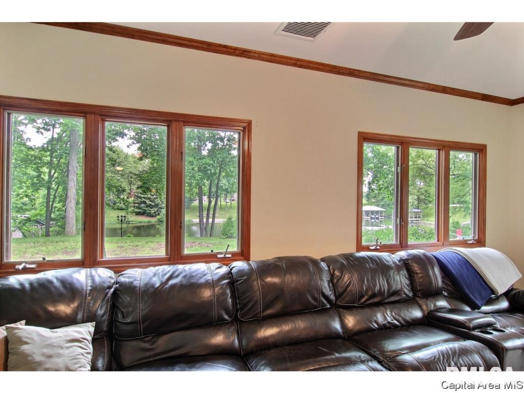 15645 North Lake Road Girard, IL 62640 - Photo 12 of 25 Gallery Image 12