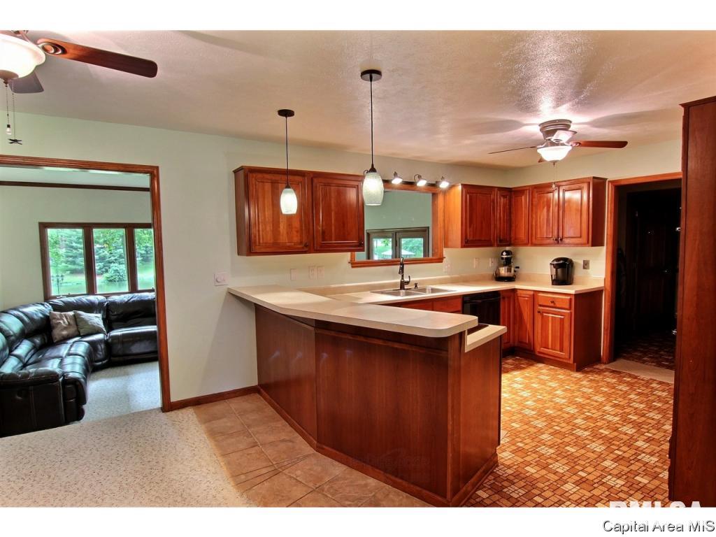 15645 North Lake Road Girard, IL 62640 - Photo 8 of 25 Gallery Image 8