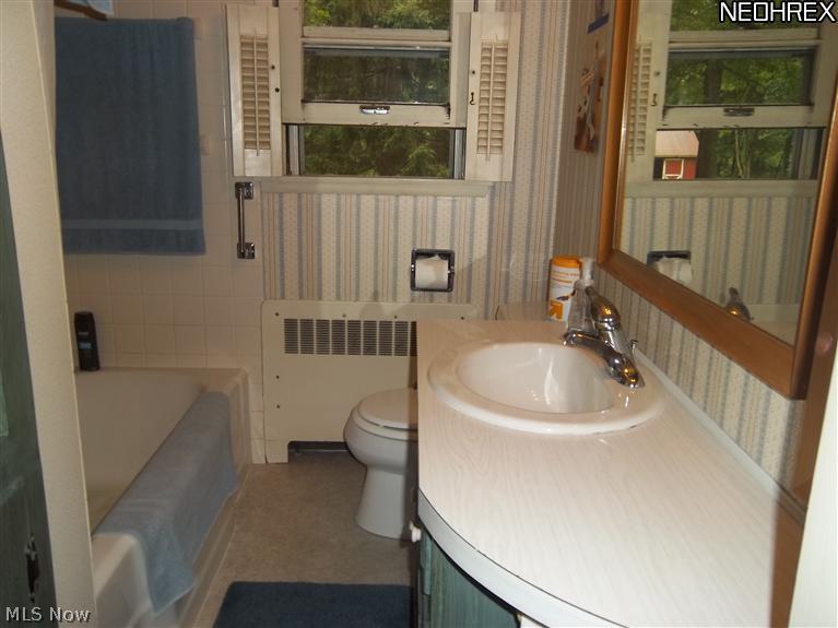 956 South Medina Line Road Wadsworth, OH 44281 - Photo 9 of 13 Gallery Image 9