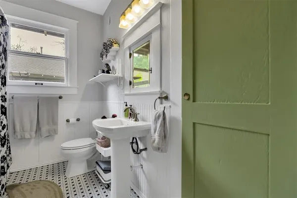 $569,000 | 307 North Edgefield Avenue, Dallas, TX 75208
