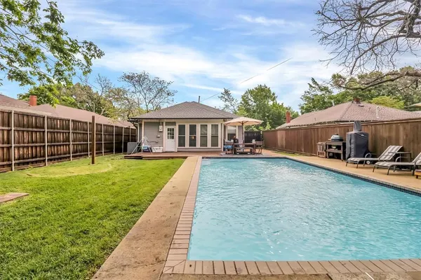 $569,000 | 307 North Edgefield Avenue, Dallas, TX 75208