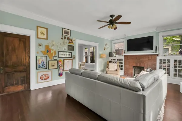 $569,000 | 307 North Edgefield Avenue, Dallas, TX 75208