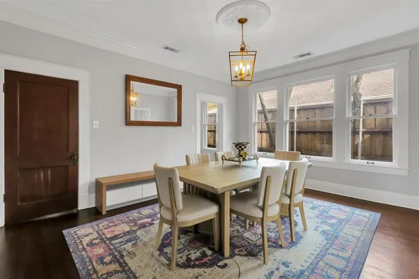 $569,000 | 307 North Edgefield Avenue, Dallas, TX 75208