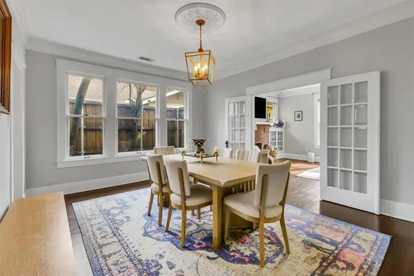 $569,000 | 307 North Edgefield Avenue, Dallas, TX 75208