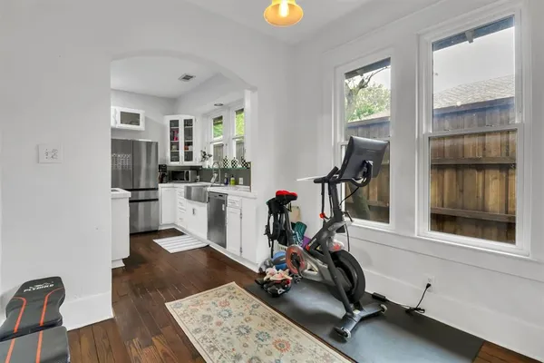 $569,000 | 307 North Edgefield Avenue, Dallas, TX 75208