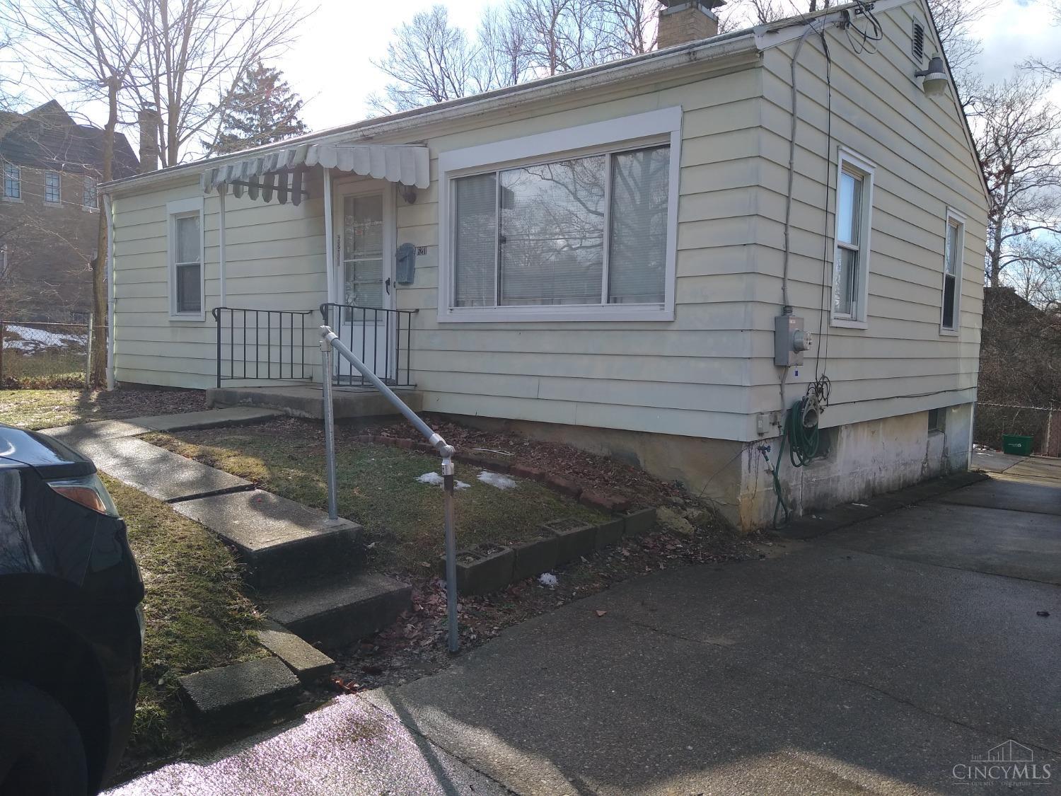 6211 Banning Road Cincinnati, OH 45239 - Photo 1 of 13 Gallery Image 1