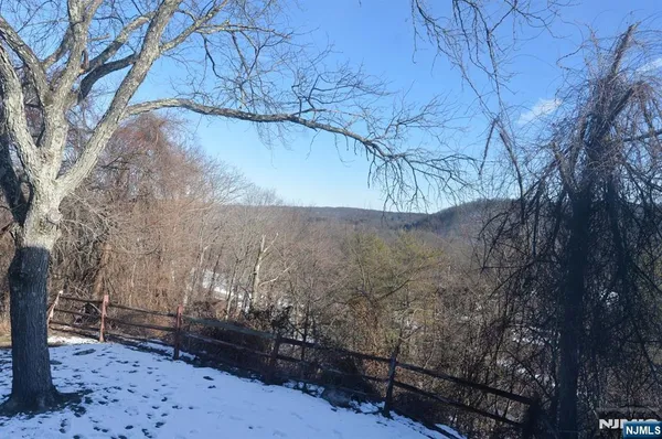 $325,000 | 100 Pierson Miller Drive, Unit E4, Pompton Lakes, NJ 07442