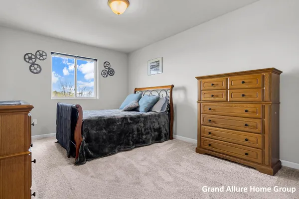 $410,000 | 135 Brynwood Avenue, Holland, MI 49423