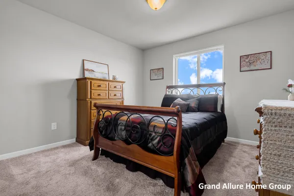 $410,000 | 135 Brynwood Avenue, Holland, MI 49423