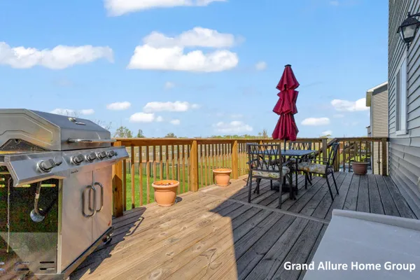 $410,000 | 135 Brynwood Avenue, Holland, MI 49423