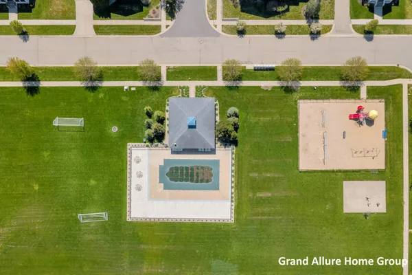 $410,000 | 135 Brynwood Avenue, Holland, MI 49423