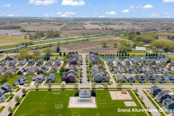 $410,000 | 135 Brynwood Avenue, Holland, MI 49423