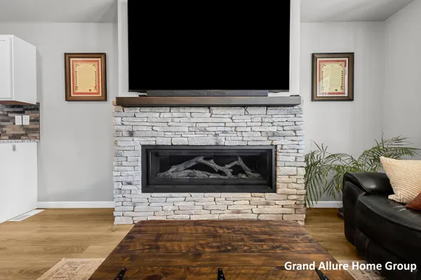 $410,000 | 135 Brynwood Avenue, Holland, MI 49423