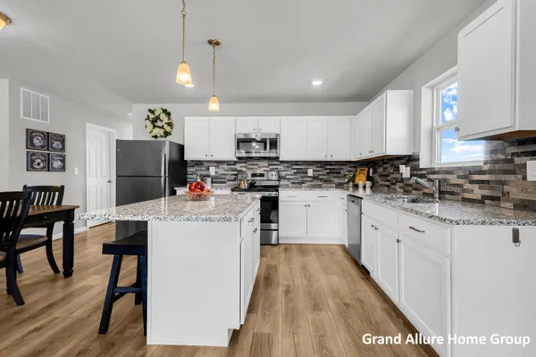 $410,000 | 135 Brynwood Avenue, Holland, MI 49423