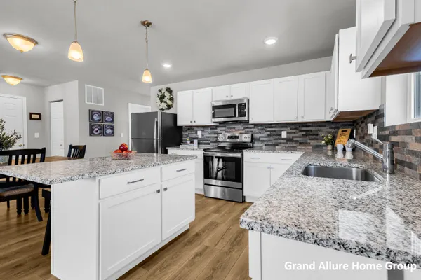 $410,000 | 135 Brynwood Avenue, Holland, MI 49423