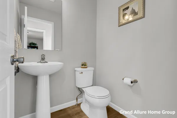 $410,000 | 135 Brynwood Avenue, Holland, MI 49423