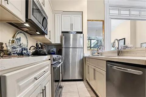 $465,000 | 604 Esplanade Avenue, Unit 102, New Orleans, LA 70116