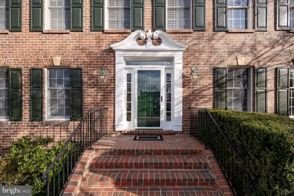 $1,485,000 | 8815 Surrey Court, Alexandria, VA 22309