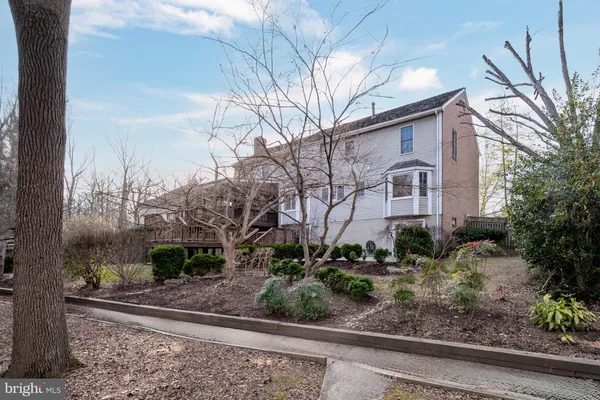 $1,485,000 | 8815 Surrey Court, Alexandria, VA 22309