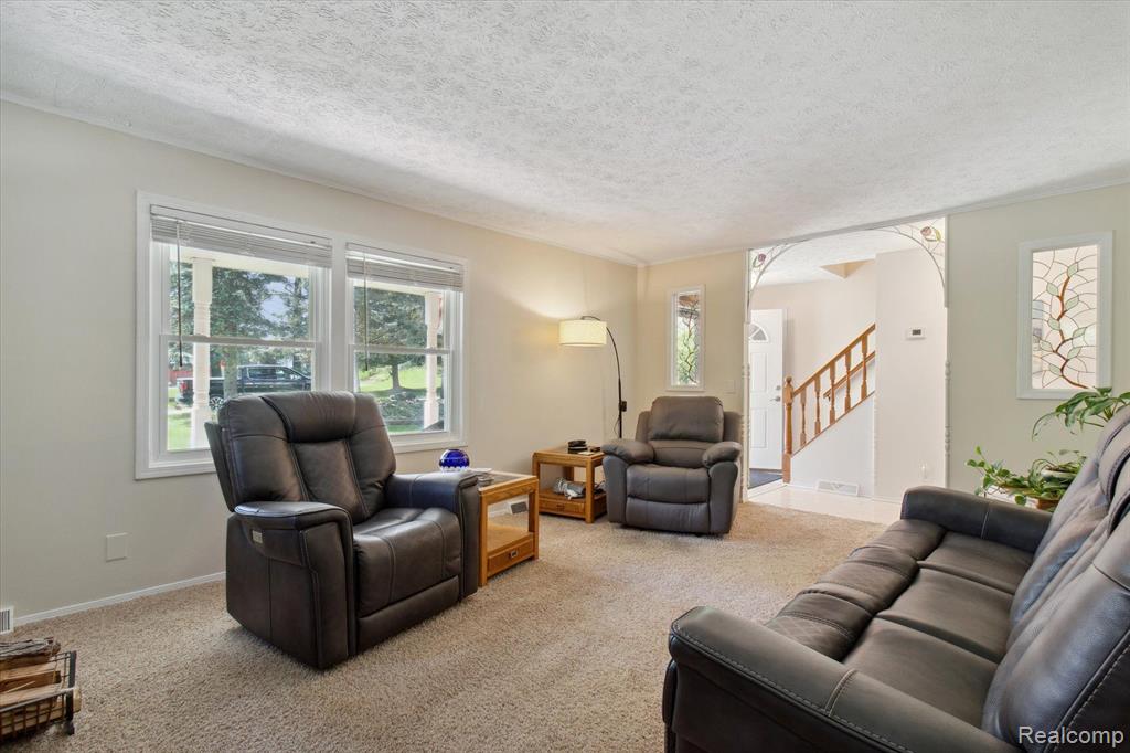 898 Rowland Road Leonard, MI 48367 - Photo 16 of 58