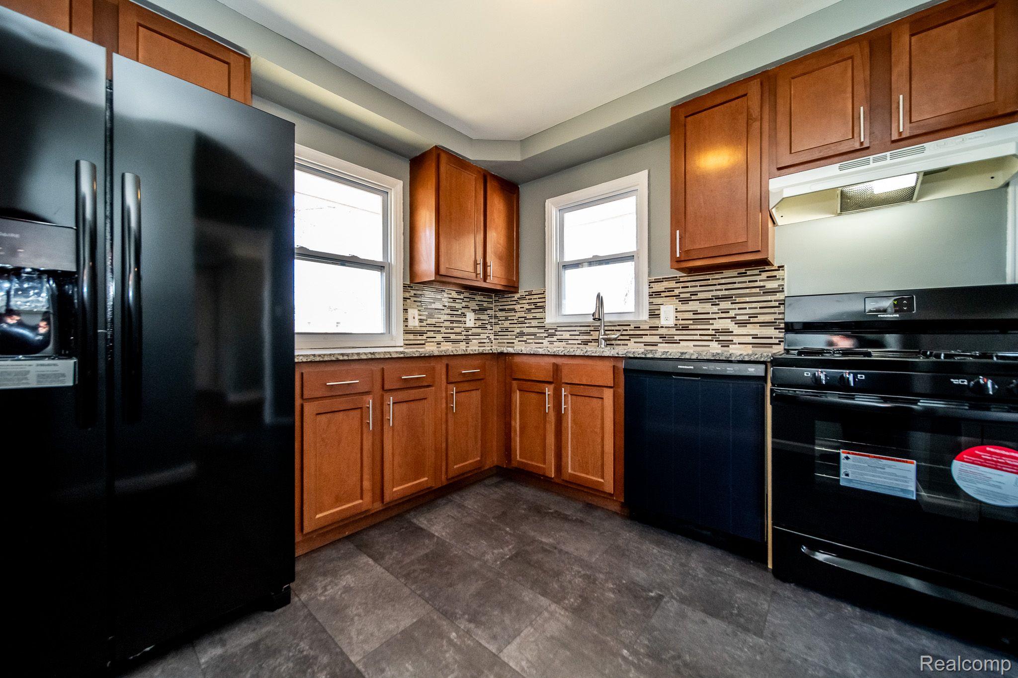 23781 Roxana Avenue Eastpointe, MI 48021 - Photo 11 of 61 Gallery Image 11