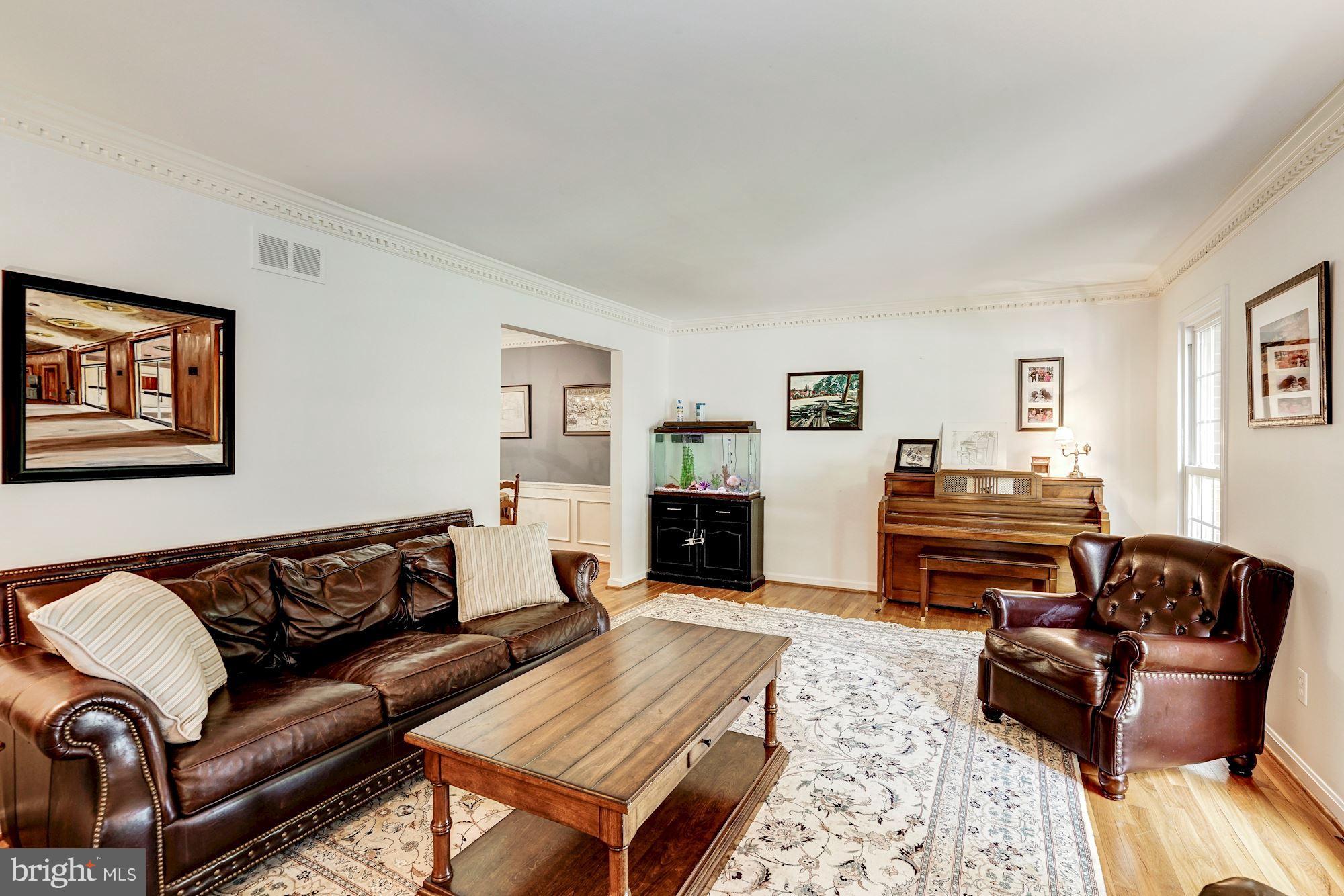 11521 Running Cedar Road Reston, VA 20191 - Photo 5 of 30 Interior (General)