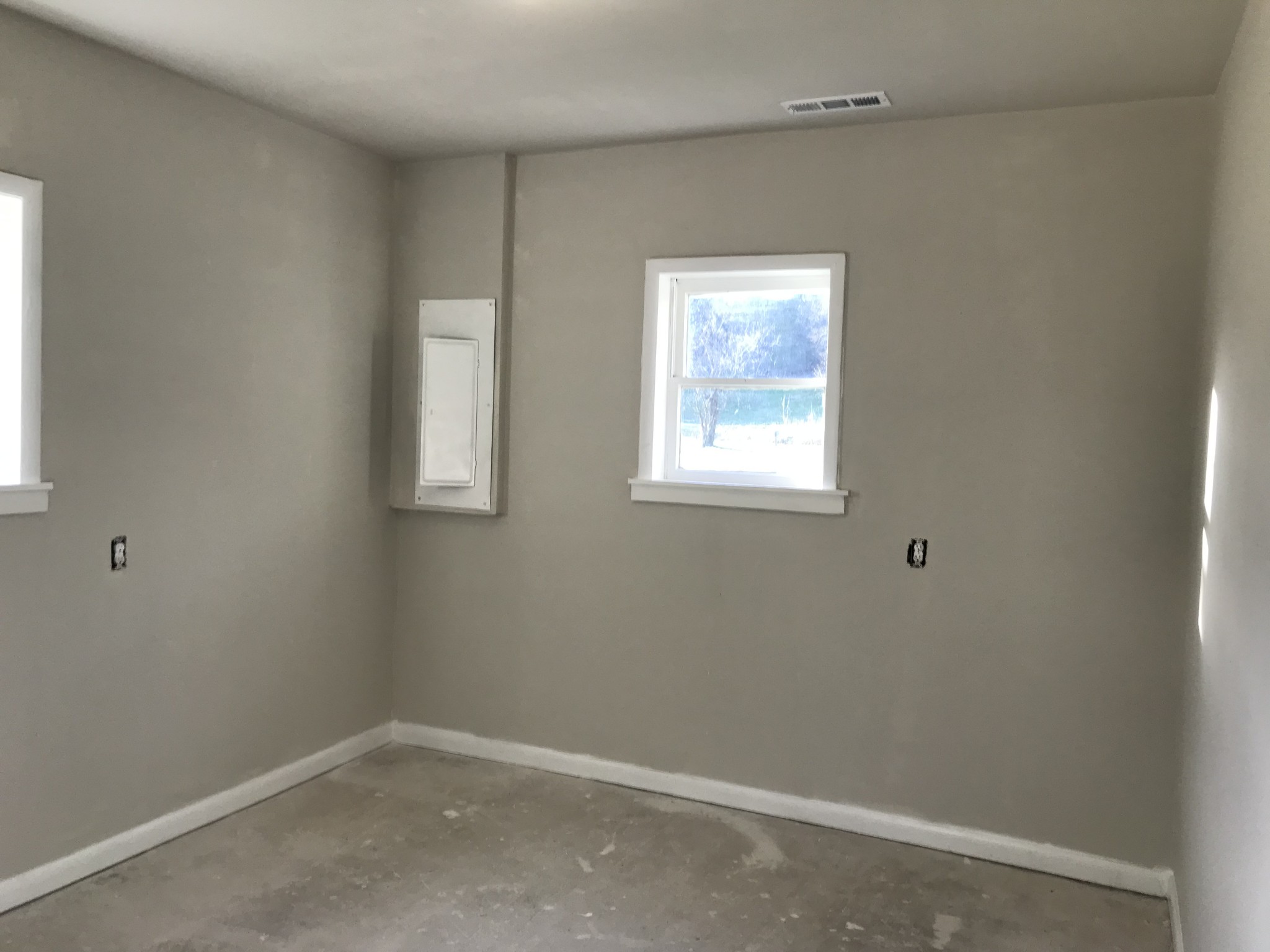 165 Ben Johnson Road Pulaski, TN 38478 - Photo 24 of 33 an empty room with a window