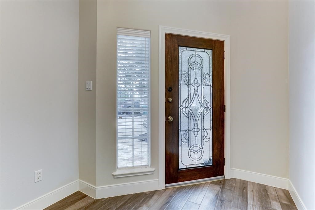 248 Westcott Street Houston, TX 77007 - Photo 6 of 32 a view of front door with hallway
