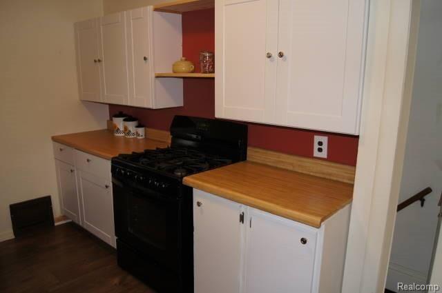 6397 North Branch Road North Branch, MI 48461 - Photo 12 of 44 DSC02099.JPG